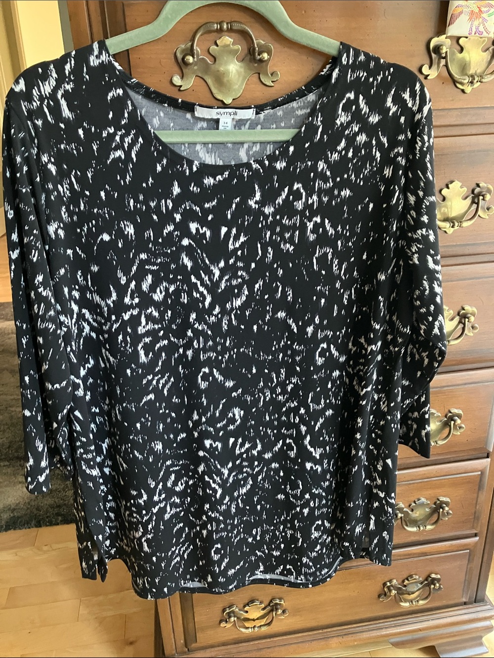 Sympli Black and White Abstract Scoop Neck Long Sleeve Top